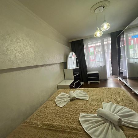 Apartament バトゥーミ エクステリア 写真