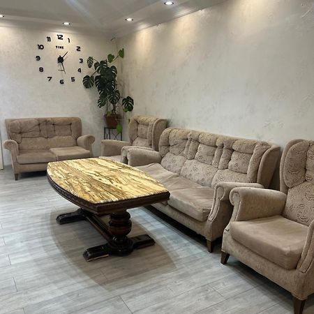 Apartament バトゥーミ エクステリア 写真